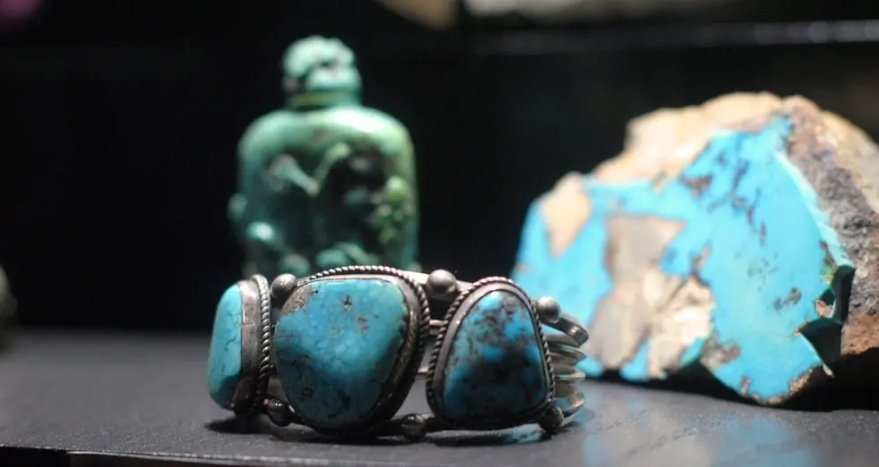 Turquoise stones