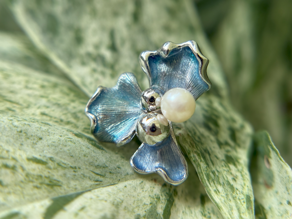 custom enamel jewelry